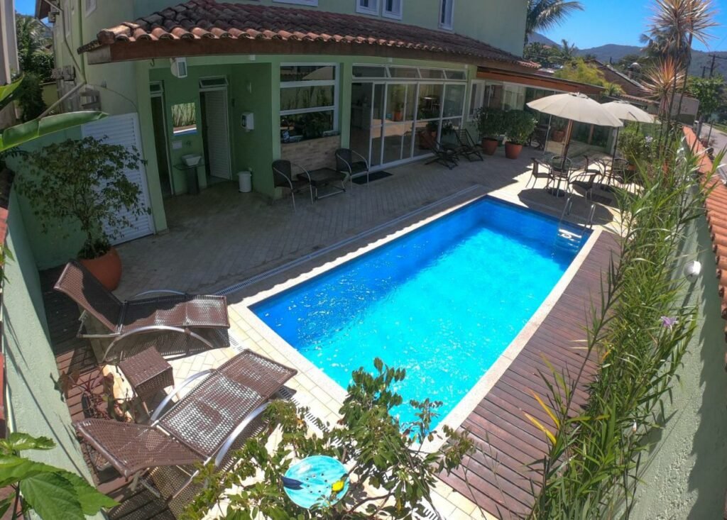 piscina da Pousada Etoile em Juquehy
