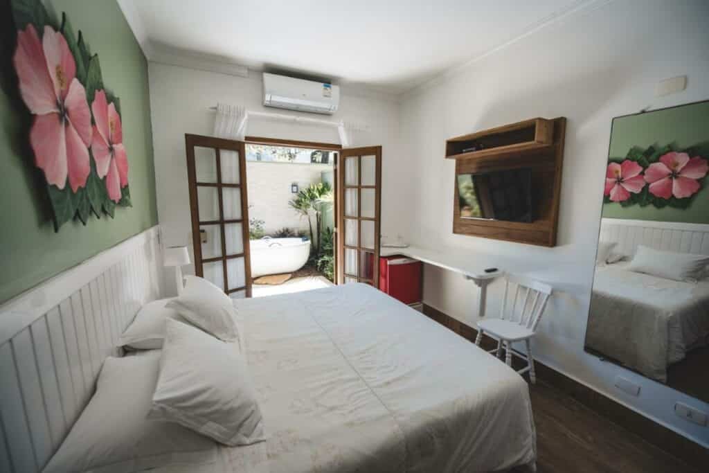 quarto com vista pra hidro no Chez Louise et Louis Pé na Areia