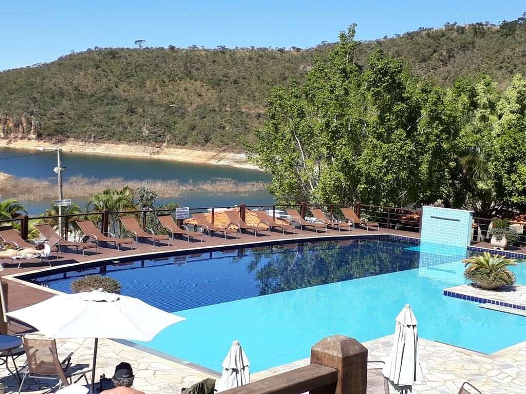 Área das piscina da Pousada do Rio Turvo em Capitólio