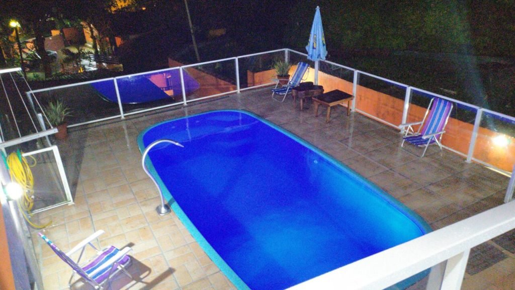 Piscina na Pousada Recanto Caiçara
